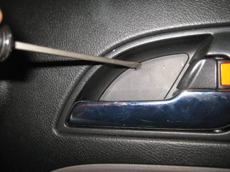 Honda-CR-V-Interior-Door-Panel-Removal-Guide-003