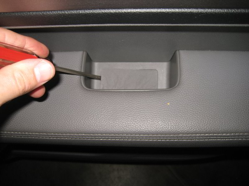Honda-CR-V-Interior-Door-Panel-Removal-Guide-005
