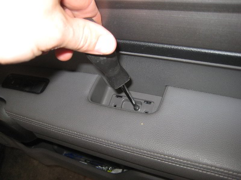 Honda-CR-V-Interior-Door-Panel-Removal-Guide-015