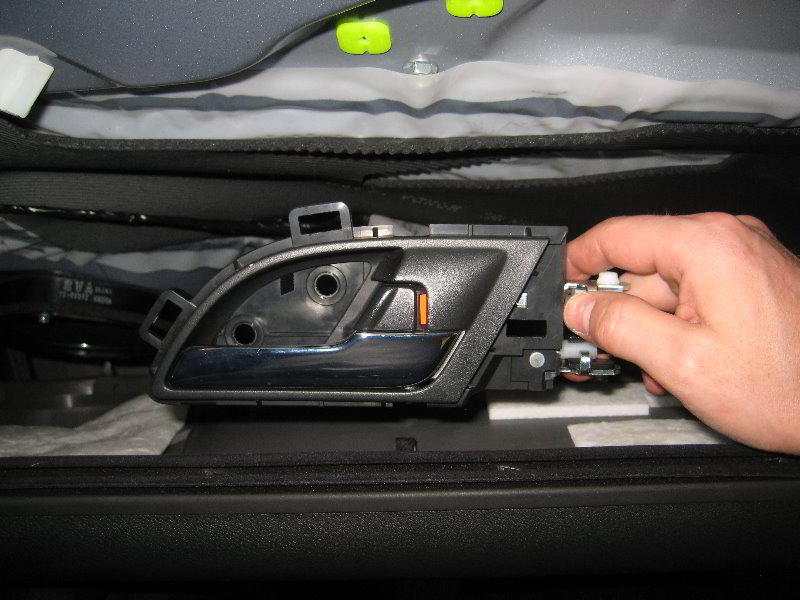 Honda-CR-V-Interior-Door-Panel-Removal-Guide-026