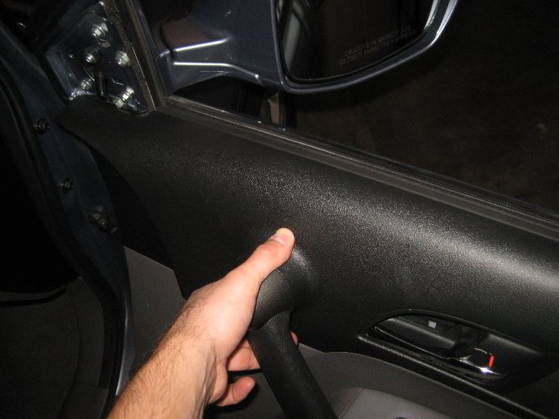 Honda-CR-V-Interior-Door-Panel-Removal-Guide-061
