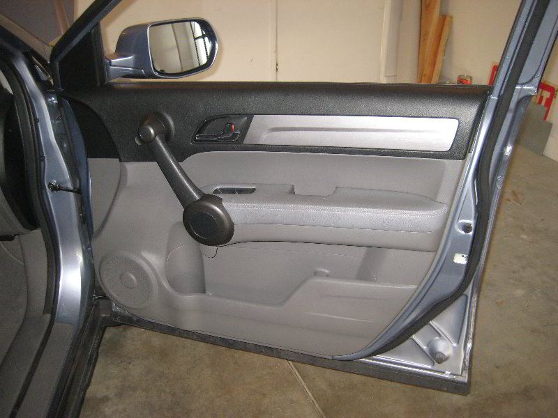 Honda-CR-V-Interior-Door-Panel-Removal-Guide-078