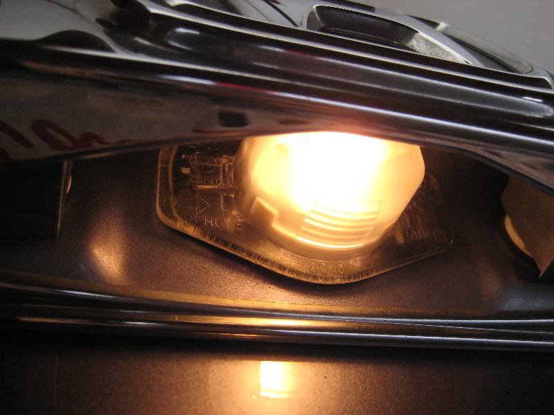 Honda-CR-V-License-Plate-Light-Bulb-Replacement-Guide-018