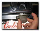 Honda-CR-V-License-Plate-Light-Bulb-Replacement-Guide-003