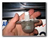 Honda-CR-V-License-Plate-Light-Bulb-Replacement-Guide-004