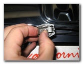 Honda-CR-V-License-Plate-Light-Bulb-Replacement-Guide-007