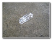 Honda-CR-V-License-Plate-Light-Bulb-Replacement-Guide-009