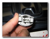 Honda-CR-V-License-Plate-Light-Bulb-Replacement-Guide-010