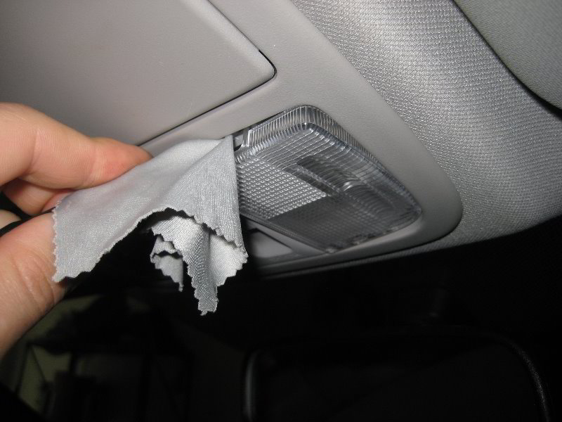 Honda-CR-V-Map-Light-Bulbs-Replacement-Guide-002