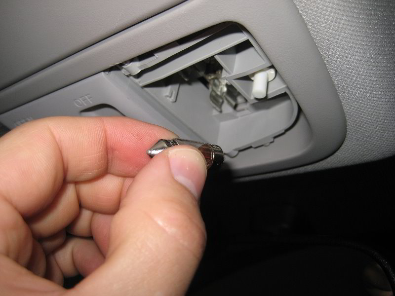 Honda-CR-V-Map-Light-Bulbs-Replacement-Guide-006