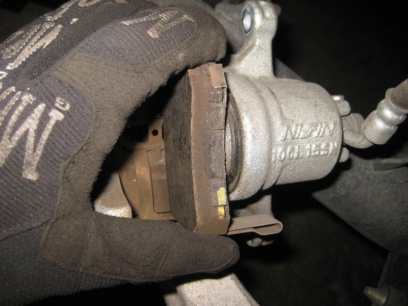 Honda-CR-V-Rear-Disc-Brake-Pads-Replacement-Guide-015