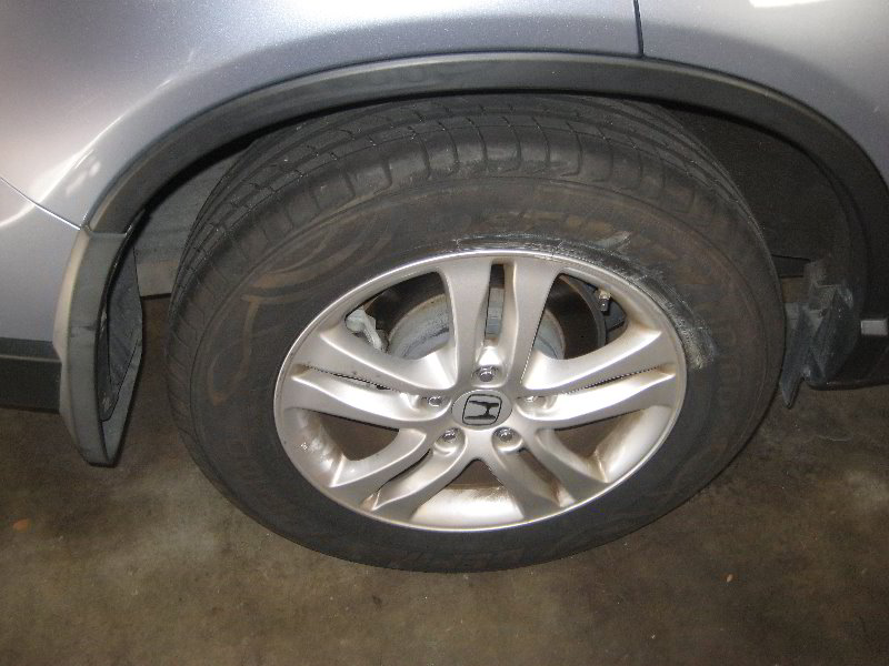 Honda-CR-V-Rear-Disc-Brake-Pads-Replacement-Guide-039