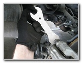 Honda-CR-V-Rear-Disc-Brake-Pads-Replacement-Guide-008