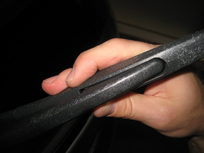Honda-CR-V-Rear-Window-Wiper-Blade-Replacement-Guide-014