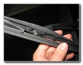 Honda-CR-V-Rear-Window-Wiper-Blade-Replacement-Guide-005