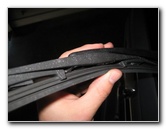 Honda-CR-V-Rear-Window-Wiper-Blade-Replacement-Guide-015