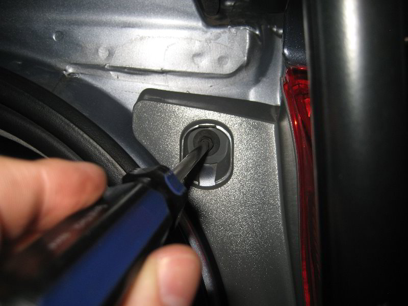 Honda-CR-V-Tail-Light-Bulbs-Replacement-Guide-007