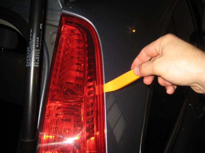 Honda-CR-V-Tail-Light-Bulbs-Replacement-Guide-011
