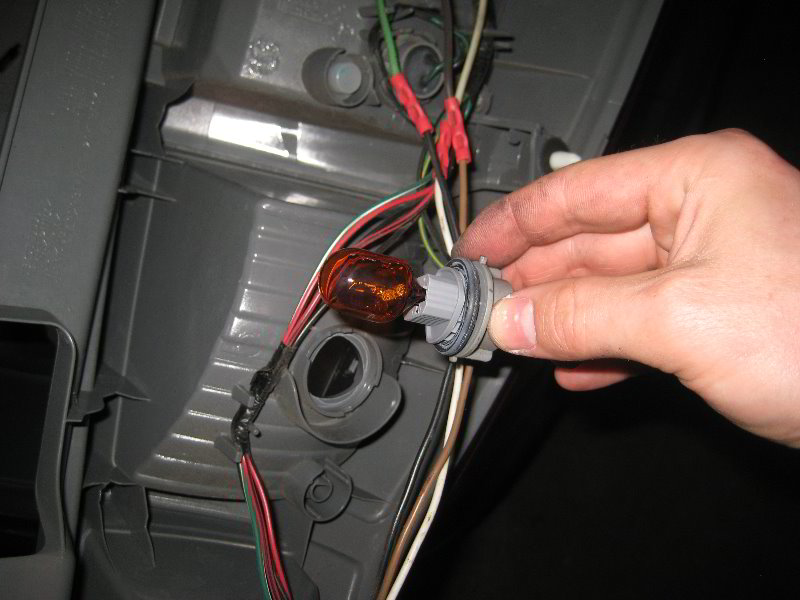 Honda-CR-V-Tail-Light-Bulbs-Replacement-Guide-025