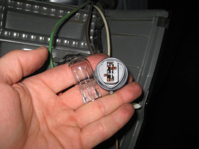 Honda-CR-V-Tail-Light-Bulbs-Replacement-Guide-029