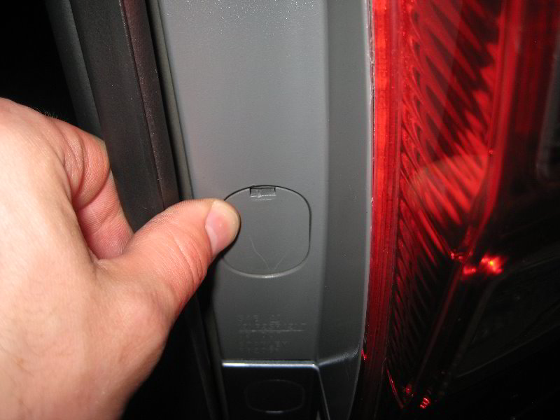 Honda-CR-V-Tail-Light-Bulbs-Replacement-Guide-038