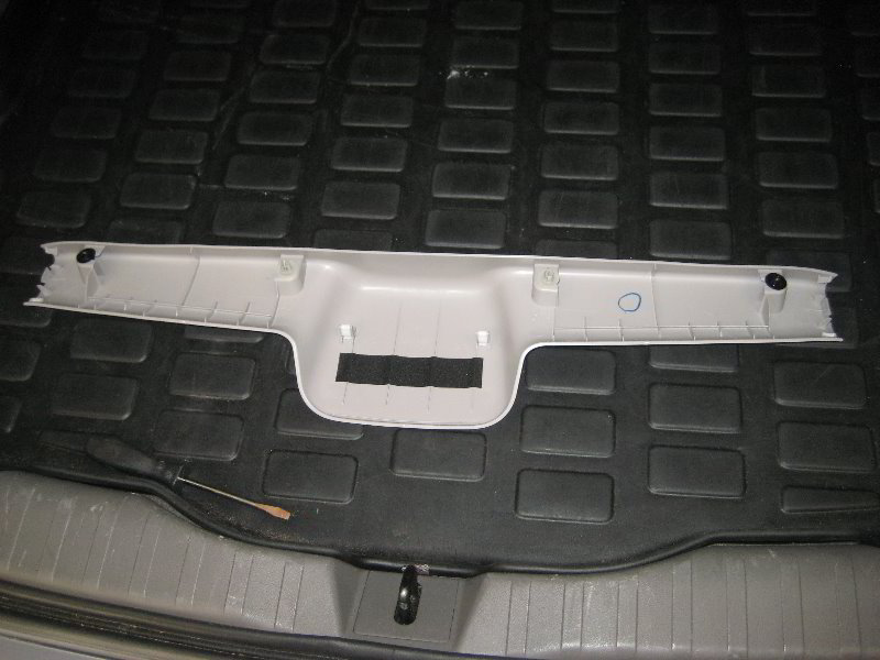 Honda-CR-V-Third-Brake-Light-Bulb-Replacement-Guide-005