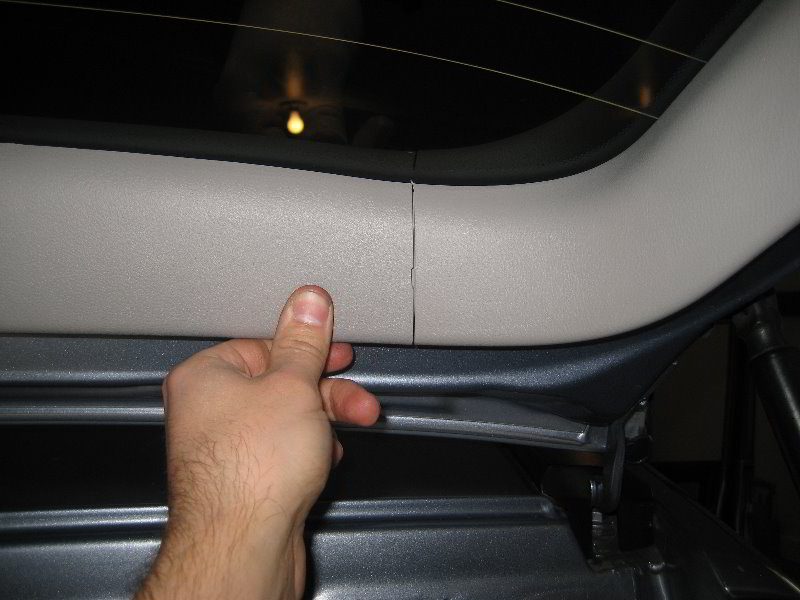 Honda-CR-V-Third-Brake-Light-Bulb-Replacement-Guide-017