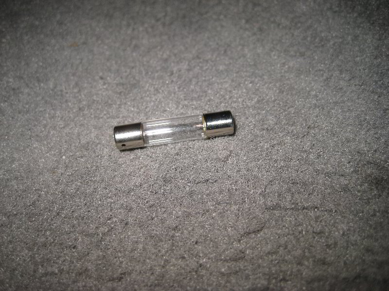 Honda-CR-V-Vanity-Mirror-Light-Bulb-Replacement-Guide-008