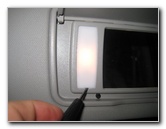 Honda-CR-V-Vanity-Mirror-Light-Bulb-Replacement-Guide-004