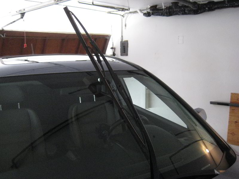 HondaCRVWindshieldWiperBladesReplacementGuide002