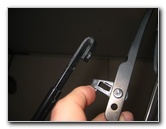 Honda-CR-V-Windshield-Wiper-Blades-Replacement-Guide-006