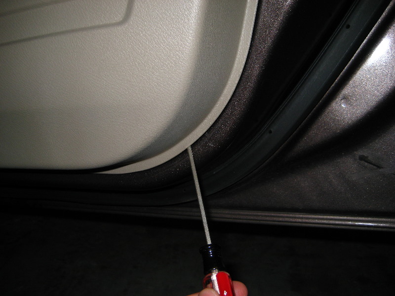 Honda-Civic-Front-Door-Speaker-Replacement-Guide-007