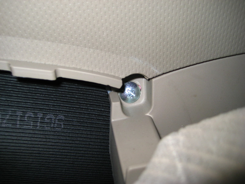 Honda-Civic-Front-Door-Speaker-Replacement-Guide-015