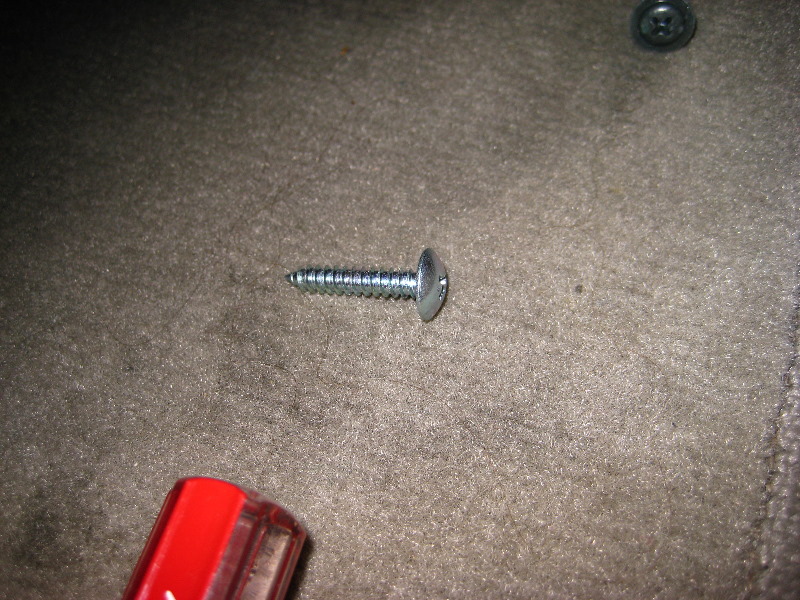 Honda-Civic-Front-Door-Speaker-Replacement-Guide-017