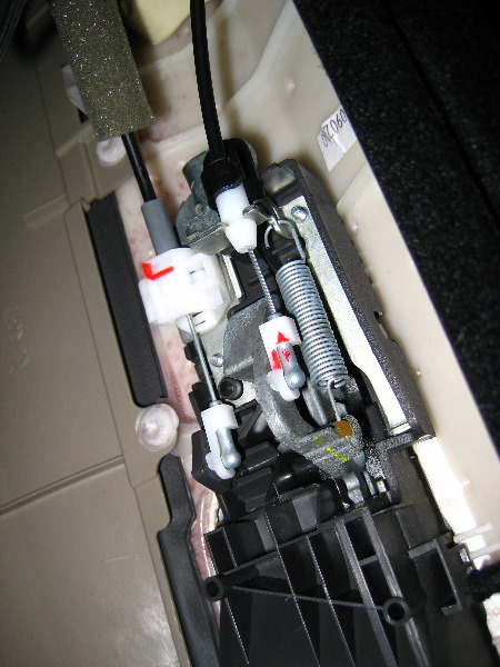 Honda-Civic-Front-Door-Speaker-Replacement-Guide-020