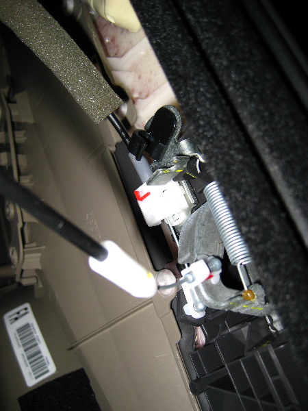 Honda-Civic-Front-Door-Speaker-Replacement-Guide-021