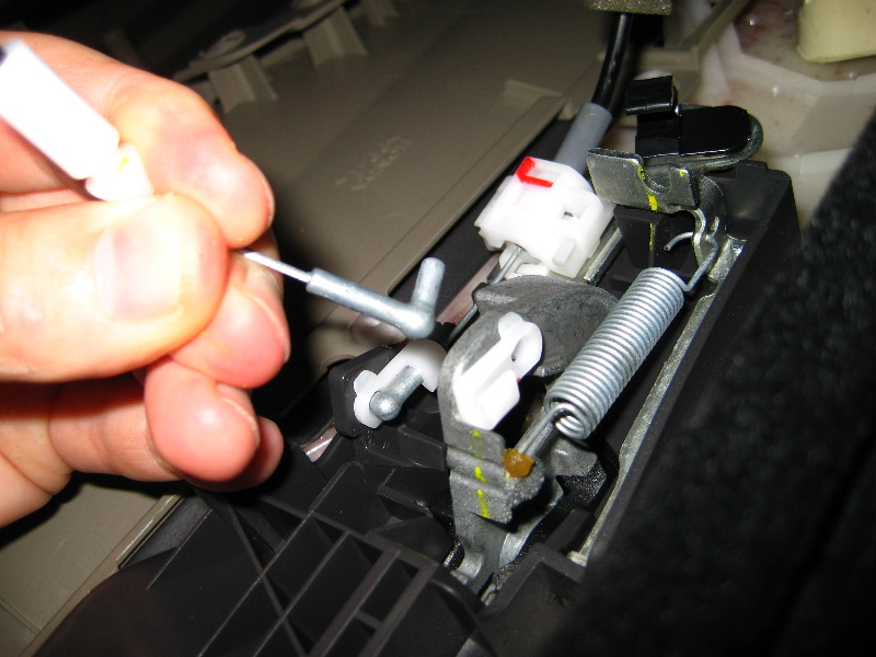 Honda-Civic-Front-Door-Speaker-Replacement-Guide-023