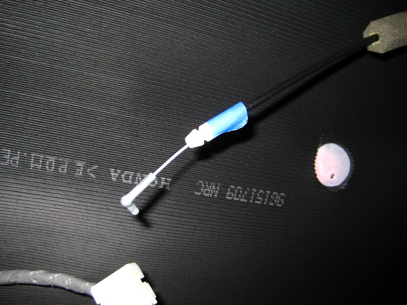 Honda-Civic-Front-Door-Speaker-Replacement-Guide-024