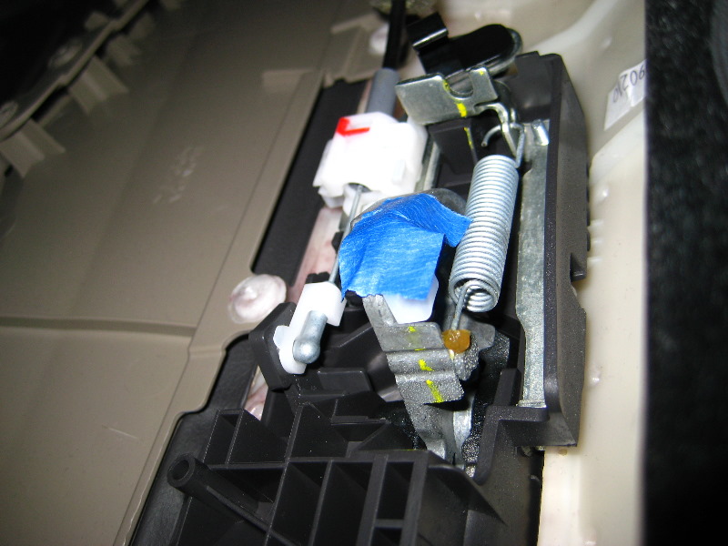 Honda-Civic-Front-Door-Speaker-Replacement-Guide-025