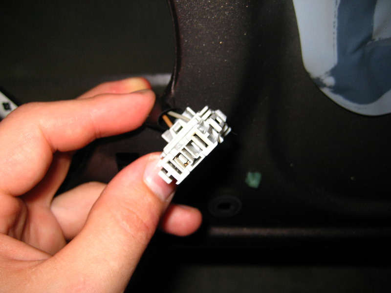 Honda-Civic-Front-Door-Speaker-Replacement-Guide-038