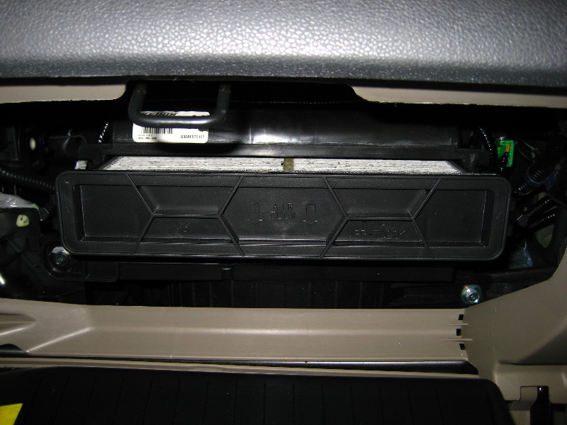 Honda-Civic-AC-Cabin-Air-Filter-Replacement-Guide-008
