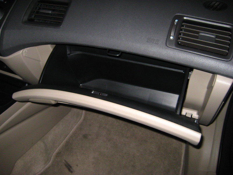 Honda-Civic-AC-Cabin-Air-Filter-Replacement-Guide-017