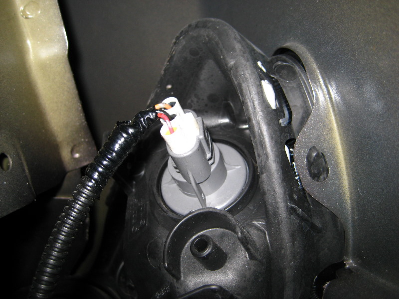 HondaCivicHeadlightBulbsReplacementGuide021