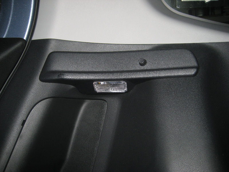 Honda-Fit-Jazz-Cargo-Area-Light-Bulb-Replacement-Guide-001