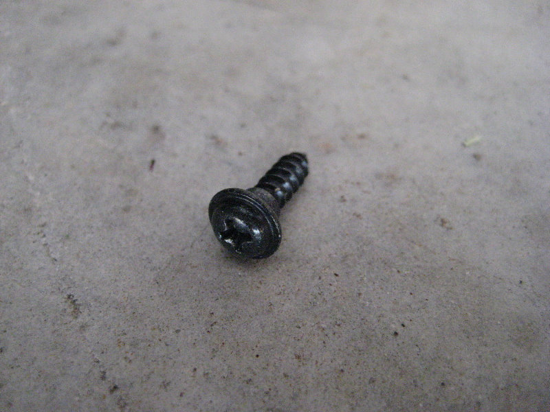 Honda-Fit-Jazz-Front-Door-Panel-Removal-Speaker-Replacement-Guide-004