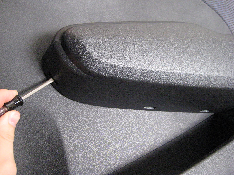 Honda-Fit-Jazz-Front-Door-Panel-Removal-Speaker-Replacement-Guide-009