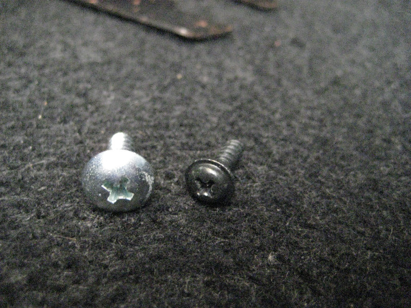 Honda-Fit-Jazz-Front-Door-Panel-Removal-Speaker-Replacement-Guide-015