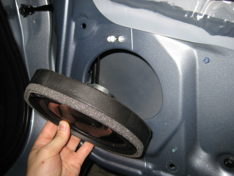 Honda-Fit-Jazz-Front-Door-Panel-Removal-Speaker-Replacement-Guide-025