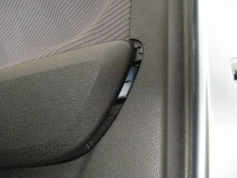 Honda-Fit-Jazz-Front-Door-Panel-Removal-Speaker-Replacement-Guide-035