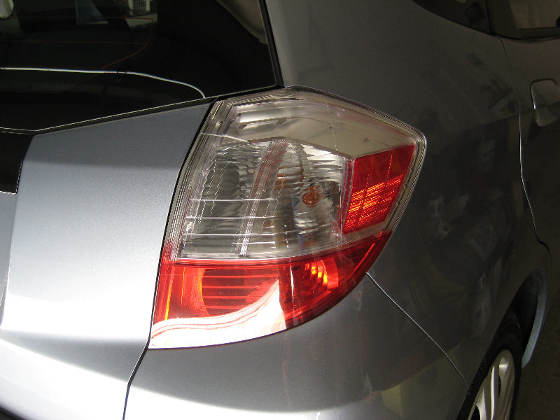 Honda-Fit-Jazz-Tail-Light-Bulbs-Replacement-Guide-001